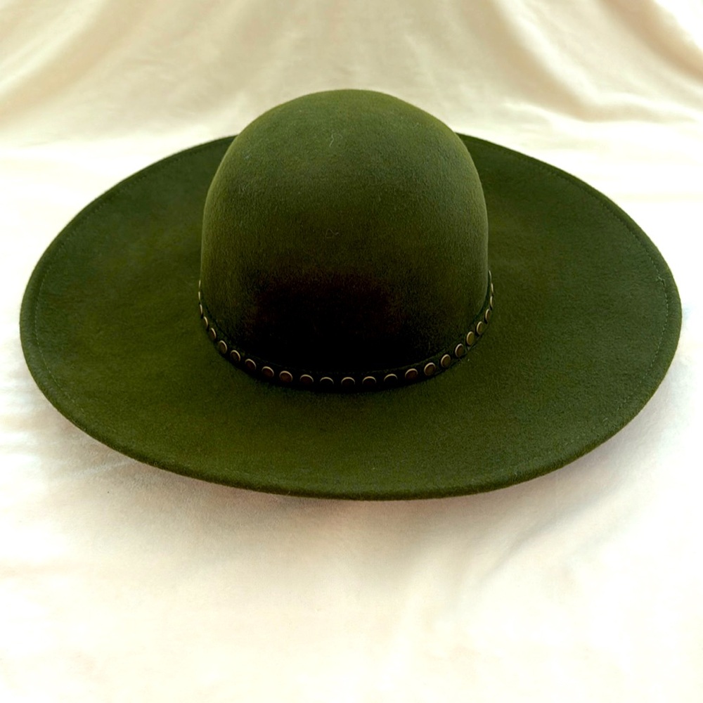 BCBG HAT